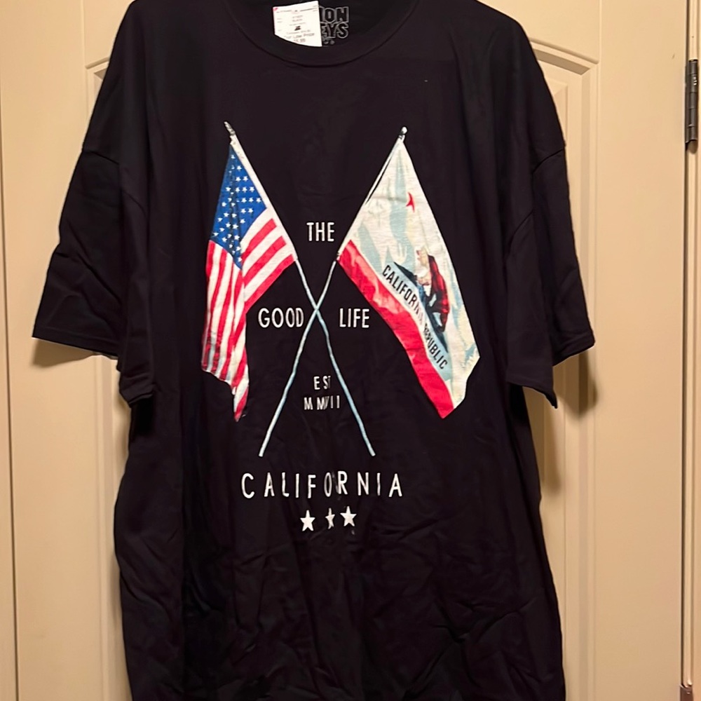 Graphic Tee Flags California Republic